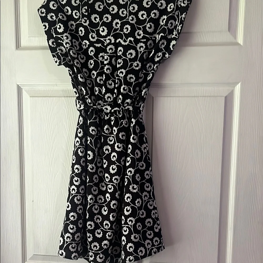 Monteau Black and White Floral Mini Dress - Picture 4 of 4